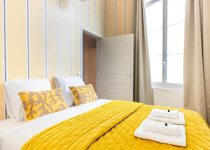 Luxury Typical Parisian Flat - 5 Min From Louvre